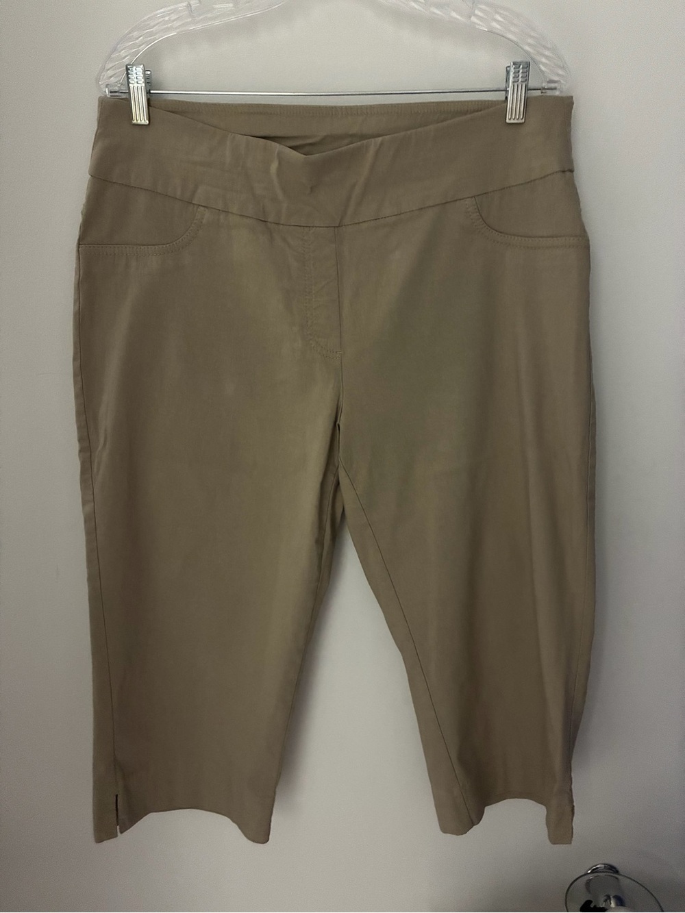 Ruby Rd Women's Khaki Pull-On Capri Pants
